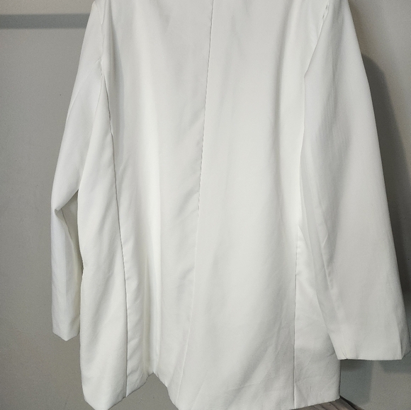 Women's White Blazer - Picture 3 of 6
